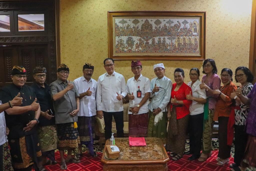 Wabup Suiasa Terima Audiensi Widya Sabha Badung